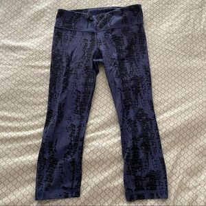 Under Armour fitted crop leggings (S)